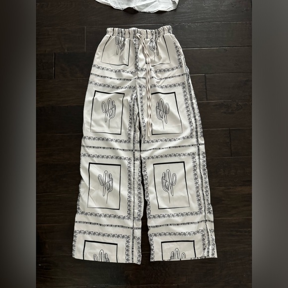 Viral 2 piece desert cactus set - Picture 8 of 13